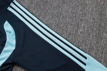 Tracksuit 25