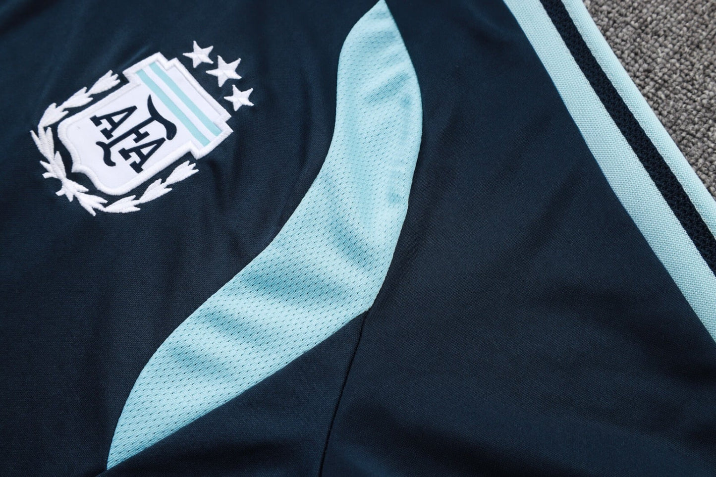 Tracksuit 25