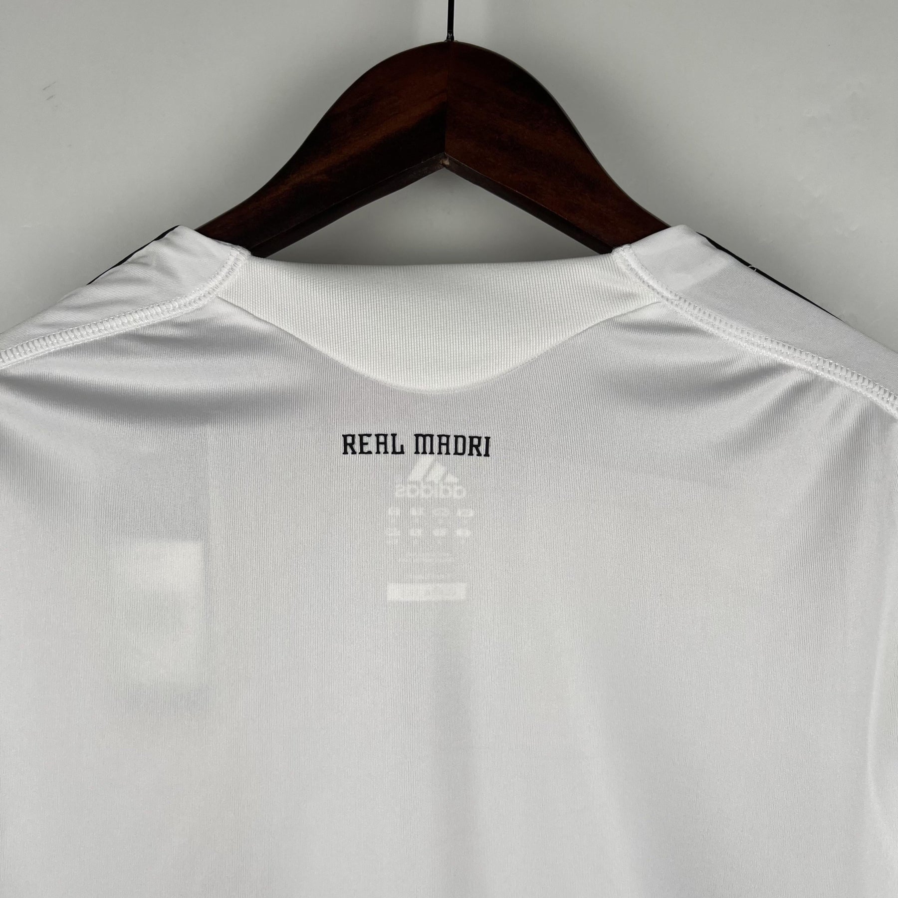 Real Madrid Retro Home Jersey 2009/2010 - Long Sleeve