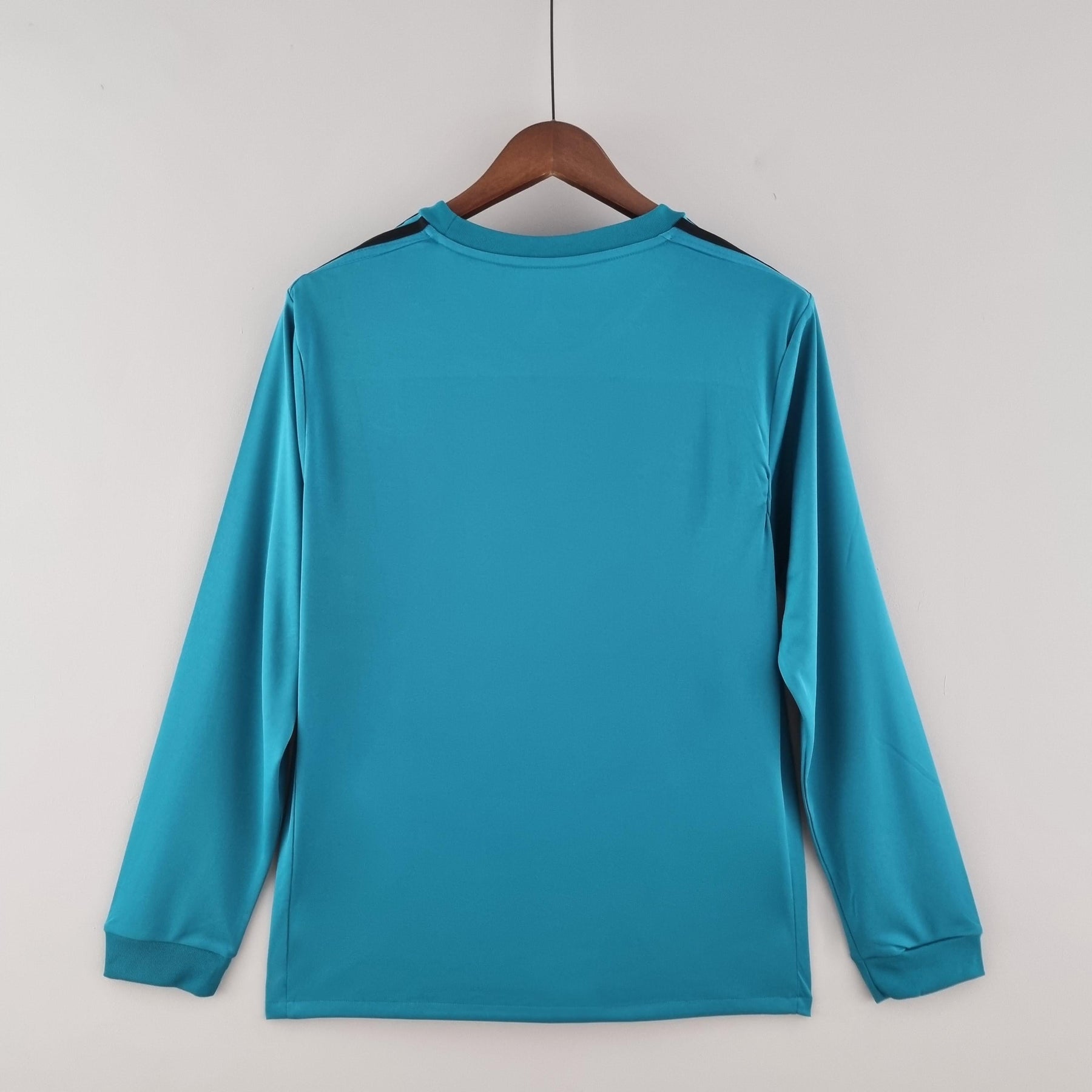 Real Madrid Retro Third Jersey 2017/2018 - Long Sleeve
