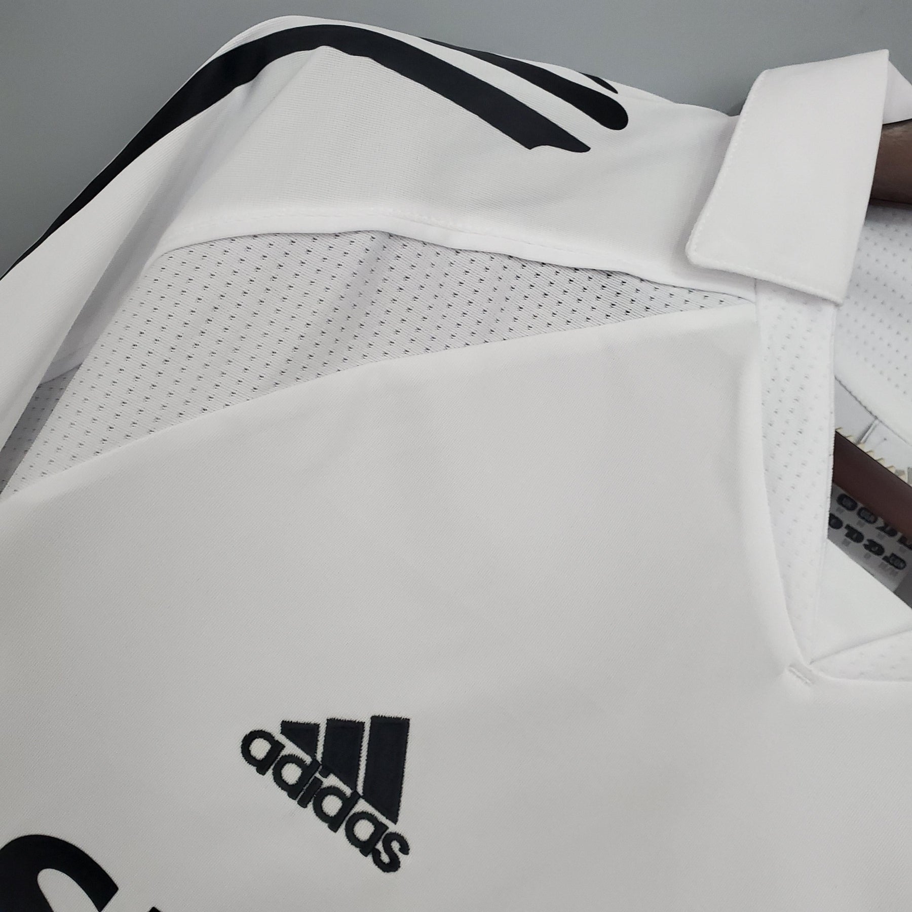 Real Madrid Retro Home Jersey 2005/2006