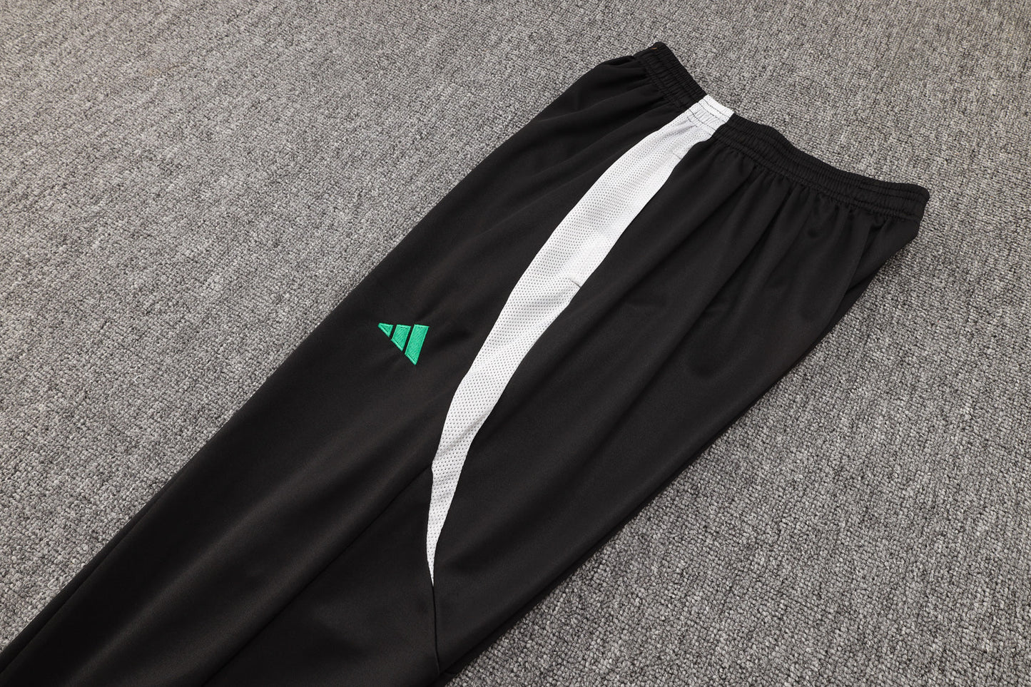 Tracksuit 24/25