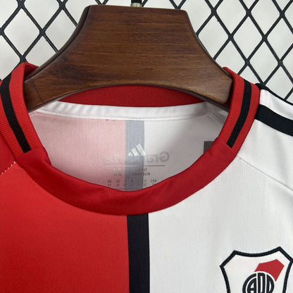 Third 25/26 Kids Kit