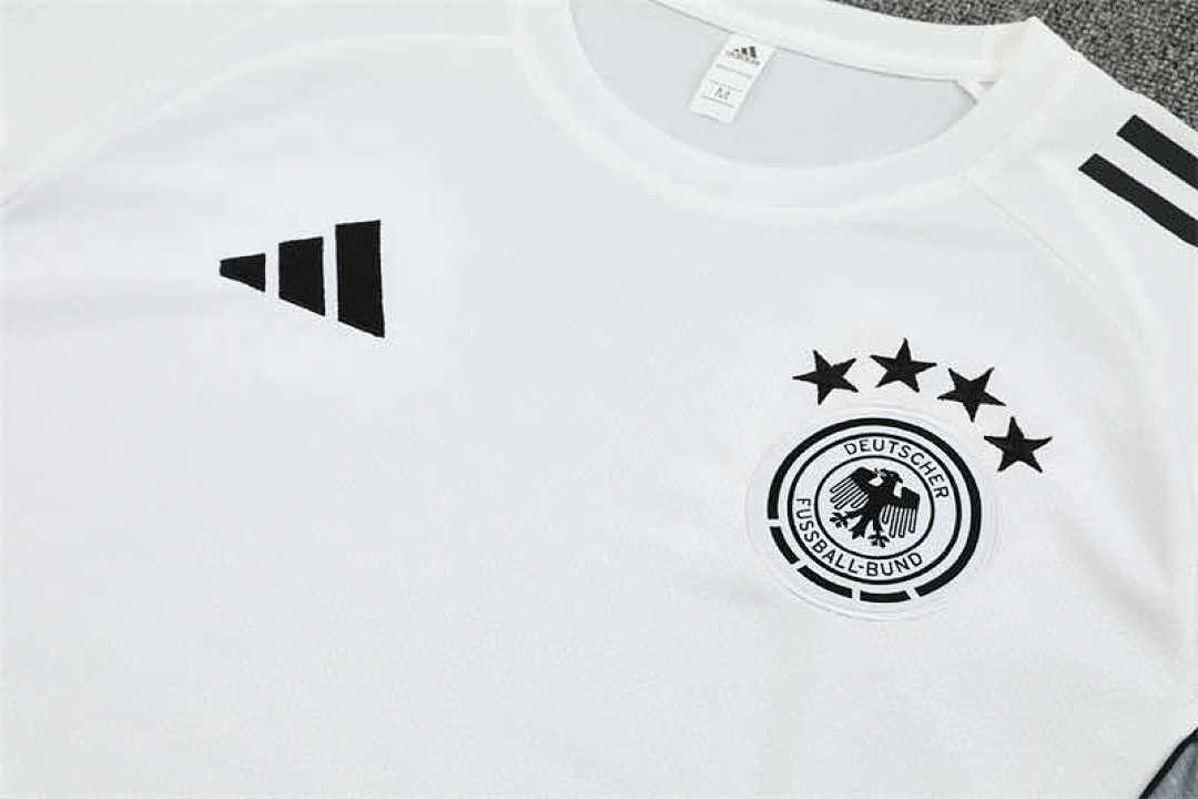 Training Men's Kit