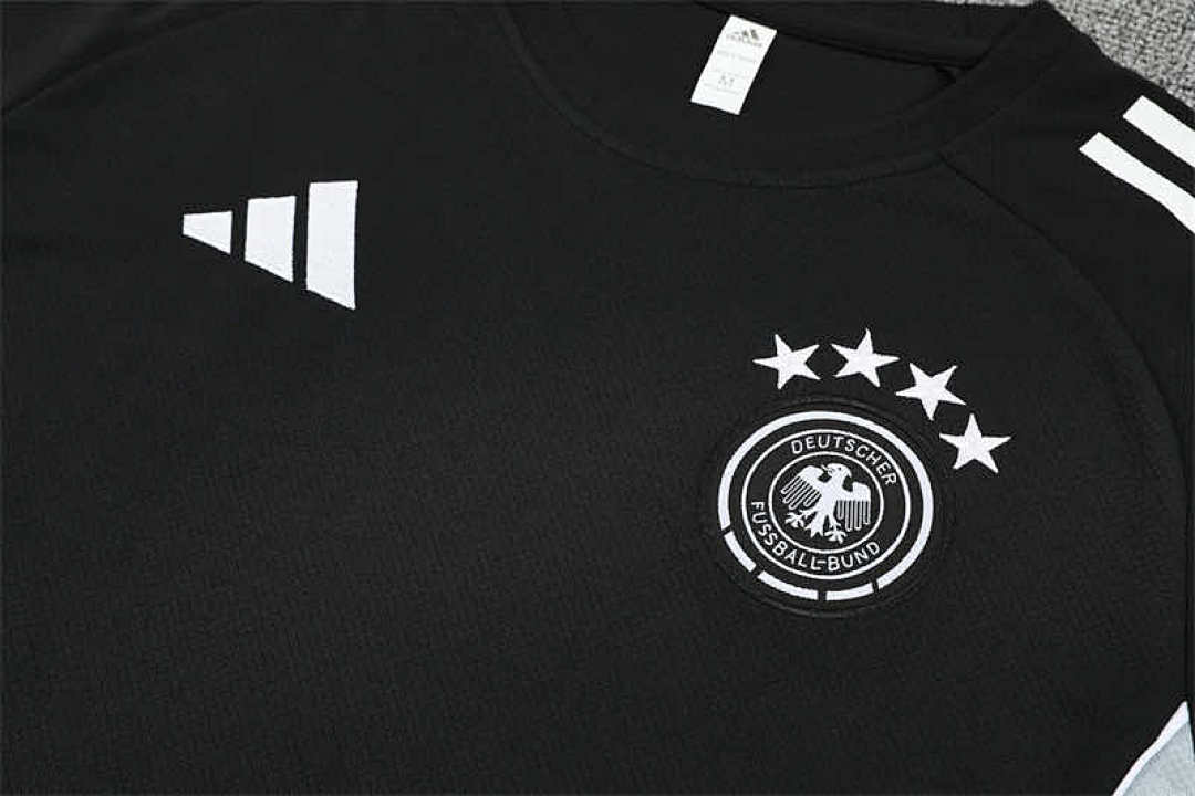 Training Men's Kit